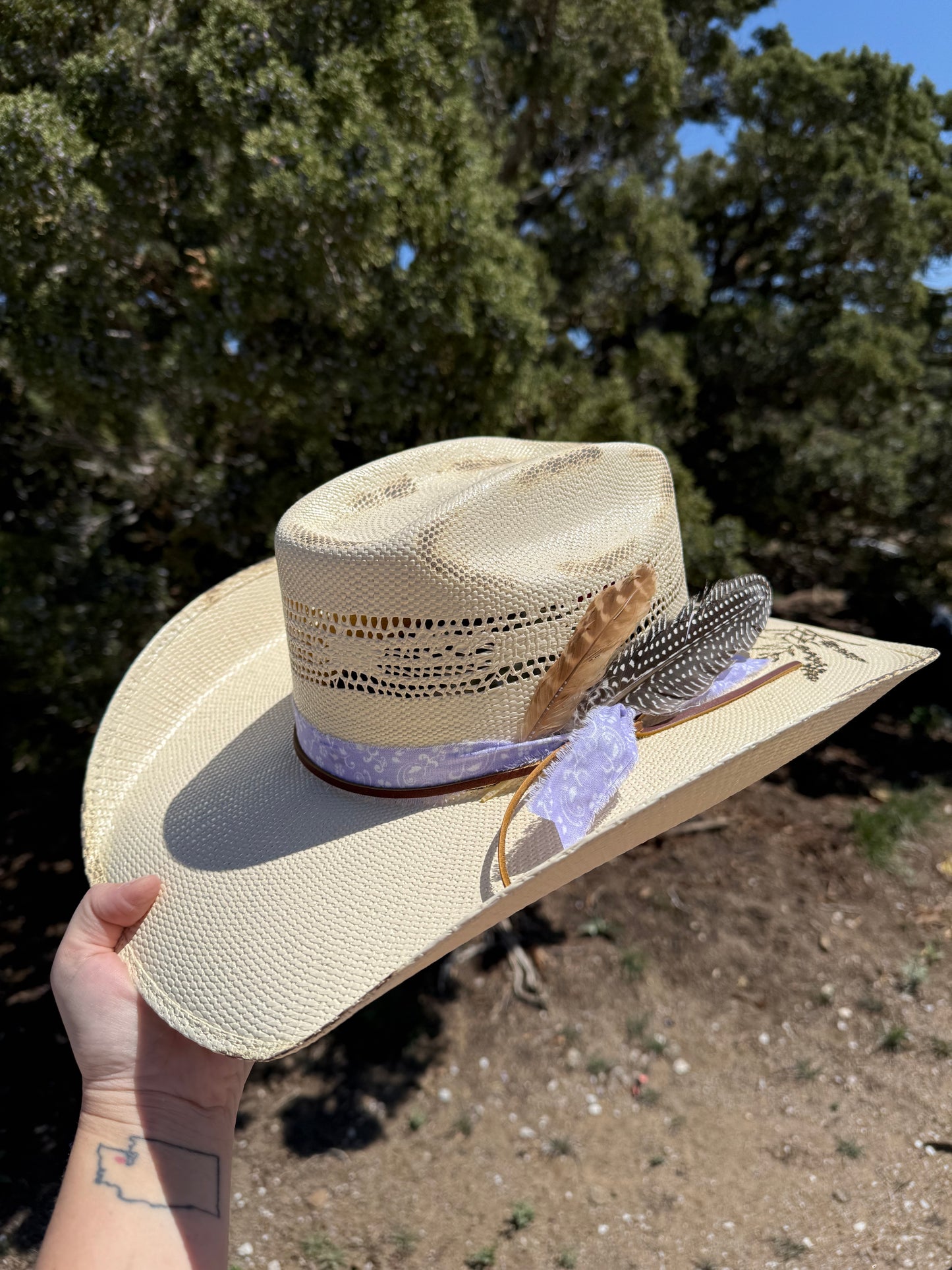 LAVENDER LONGHORN-STRAW