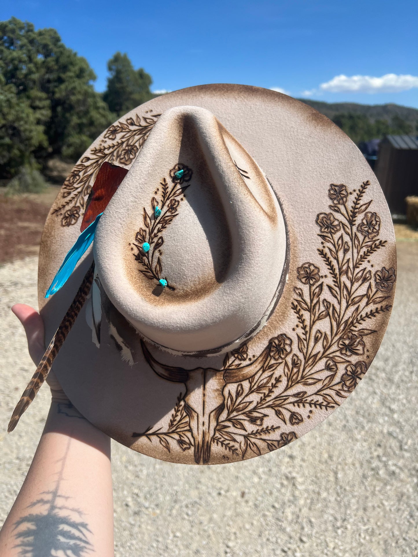 WILDFLOWERS AND BULLSKULL