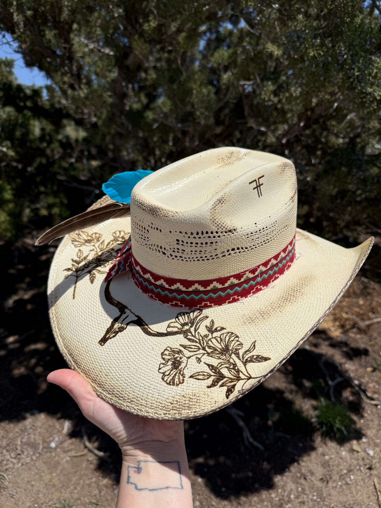 COWGIRL-STRAW