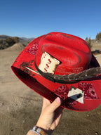 RED STRAW HAT