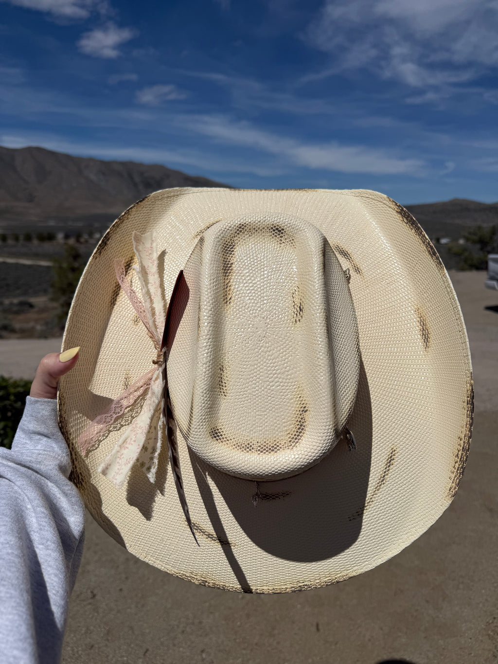 STRAW-DISTRESSED