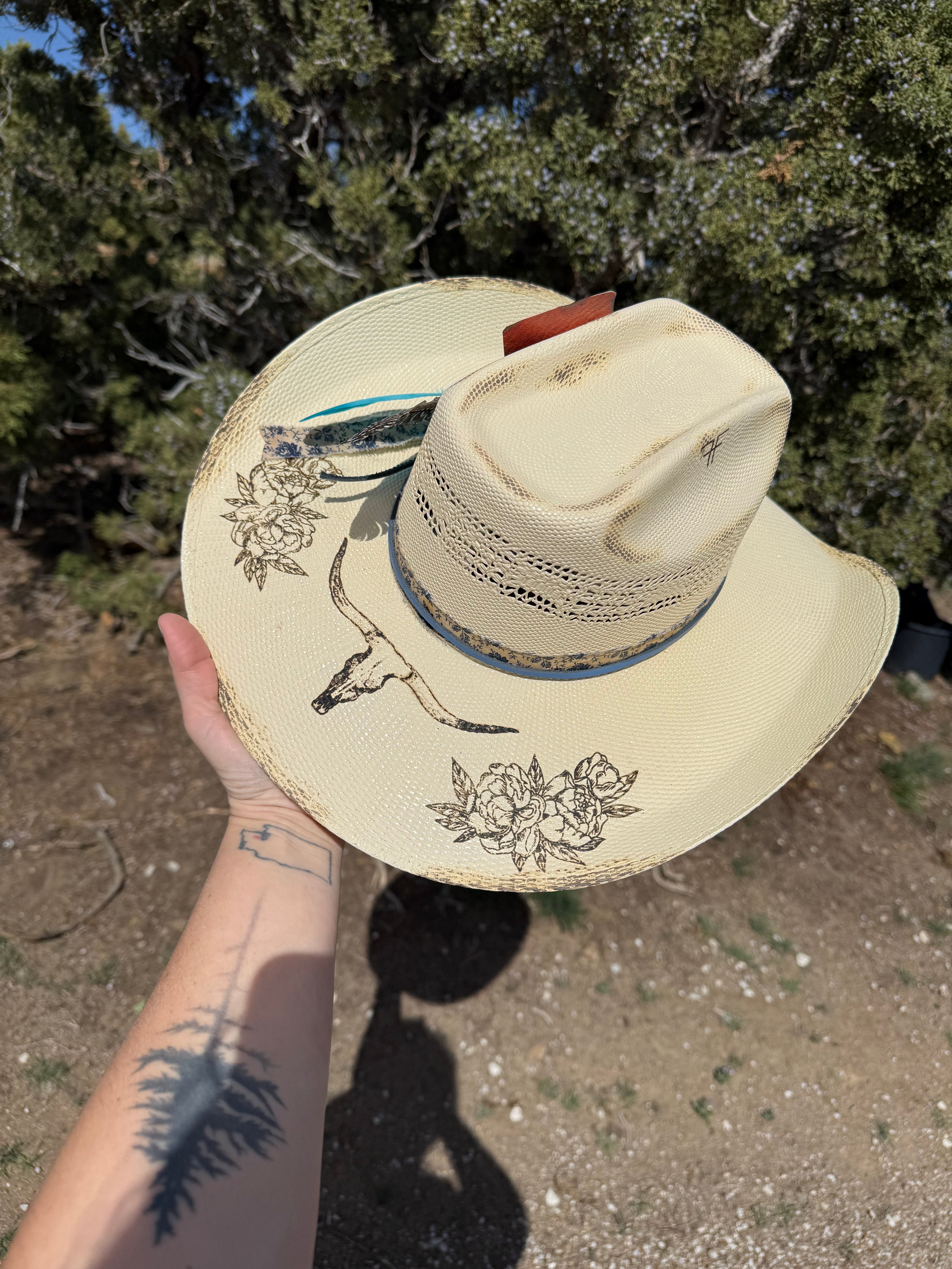 COWGIRL BLUES-STRAW