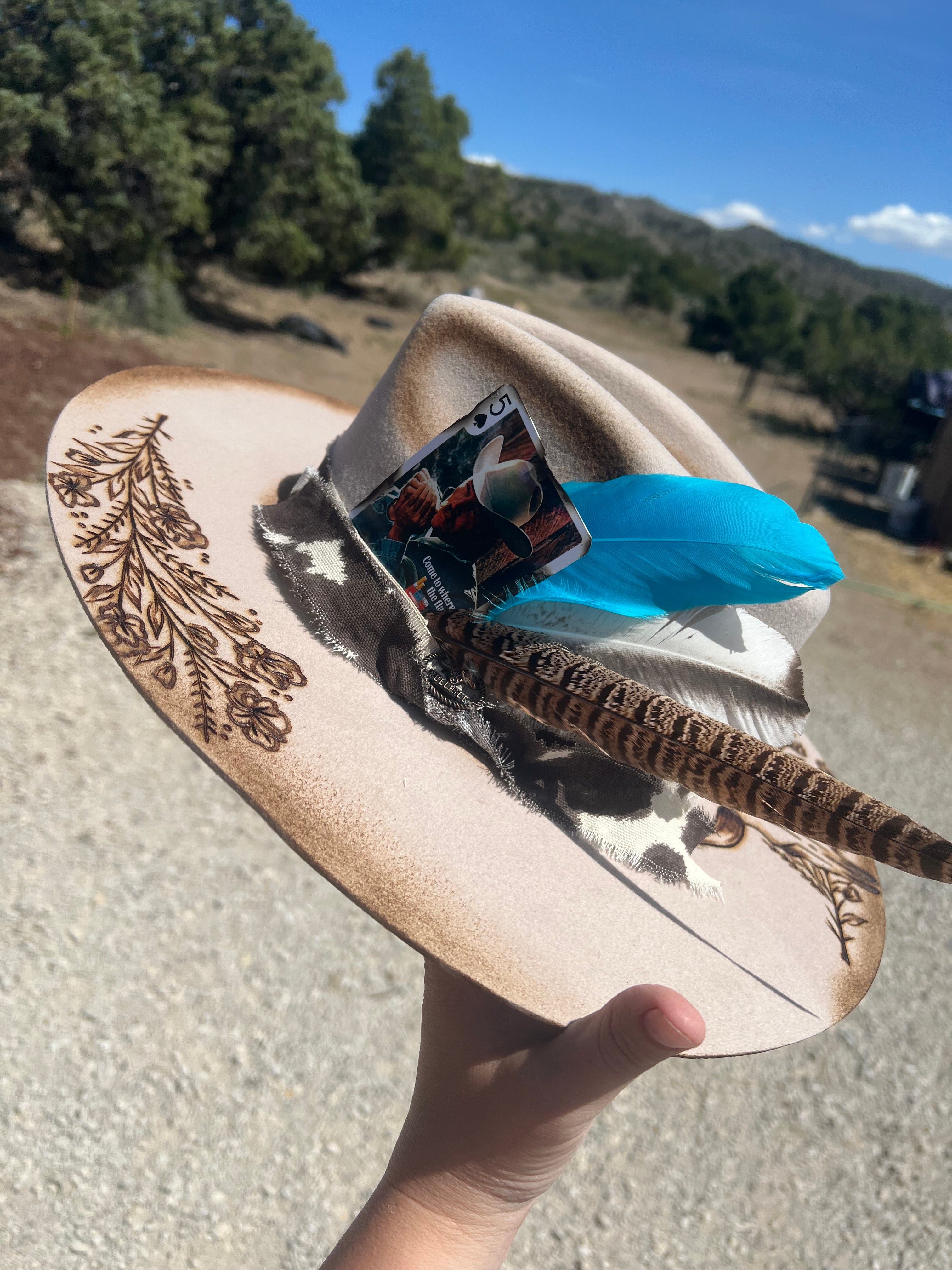 WILDFLOWERS AND BULLSKULL