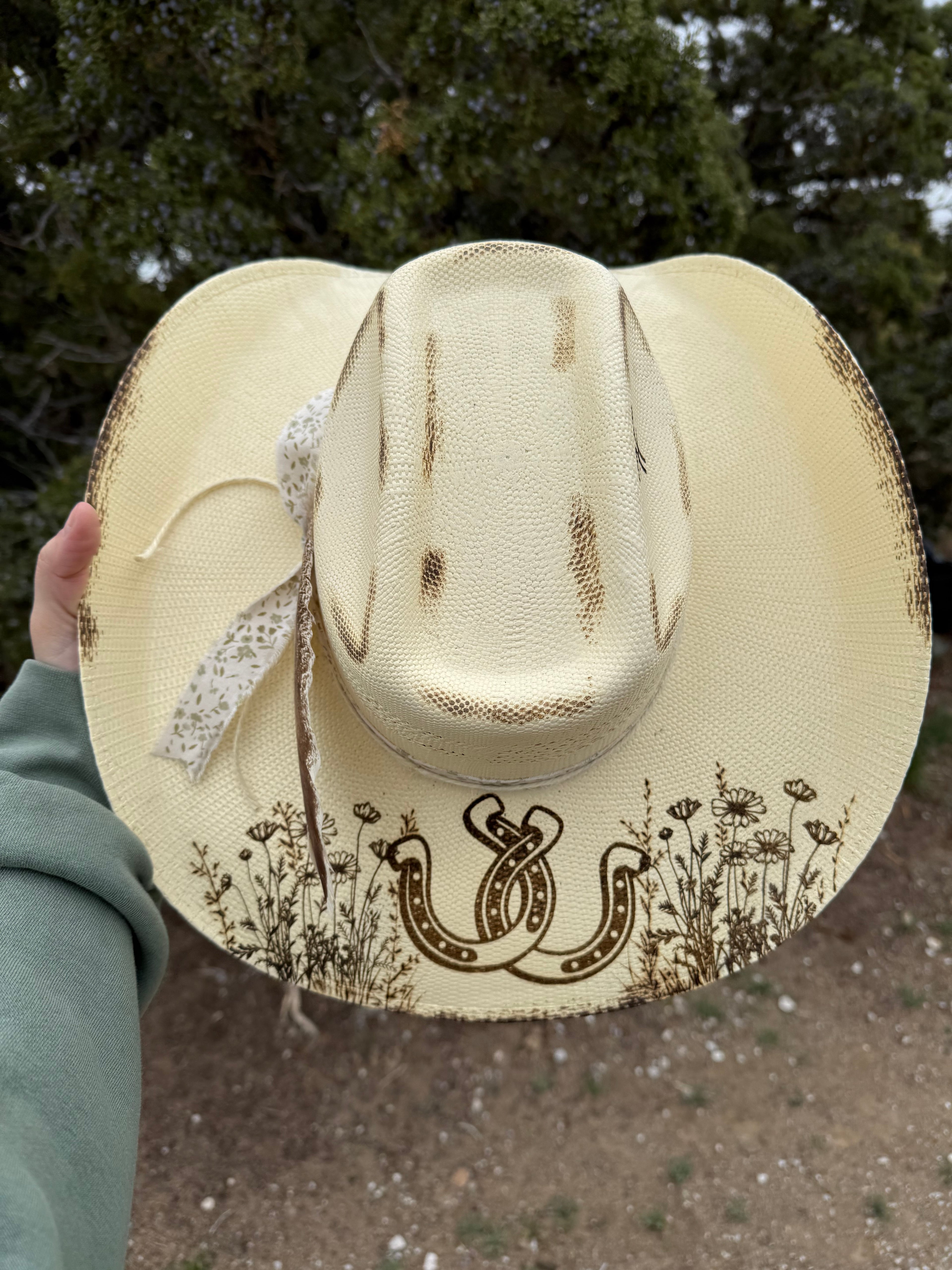 COWGIRL WILDFLOWER-STRAW