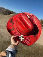 RED STRAW HAT