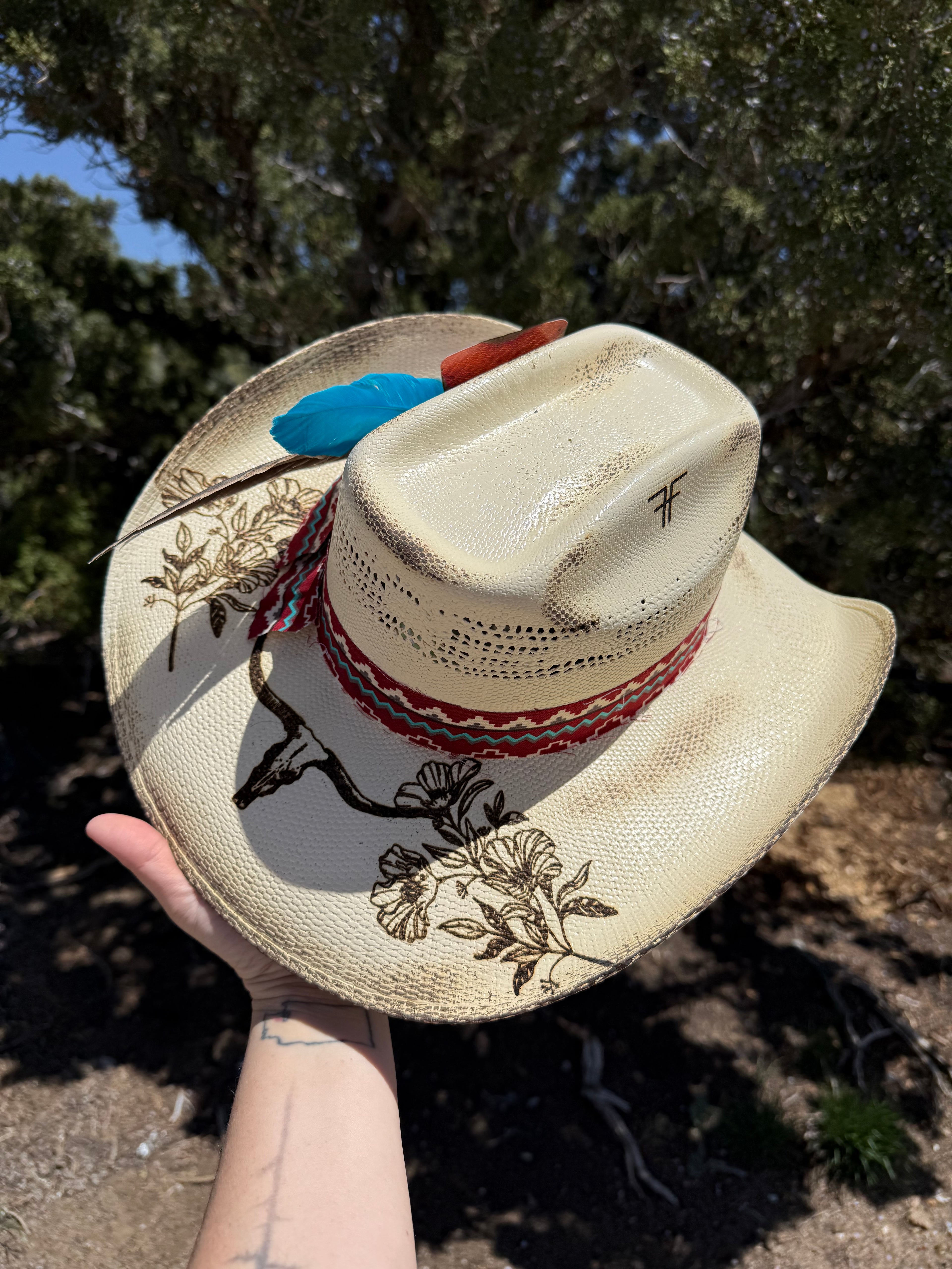 COWGIRL-STRAW