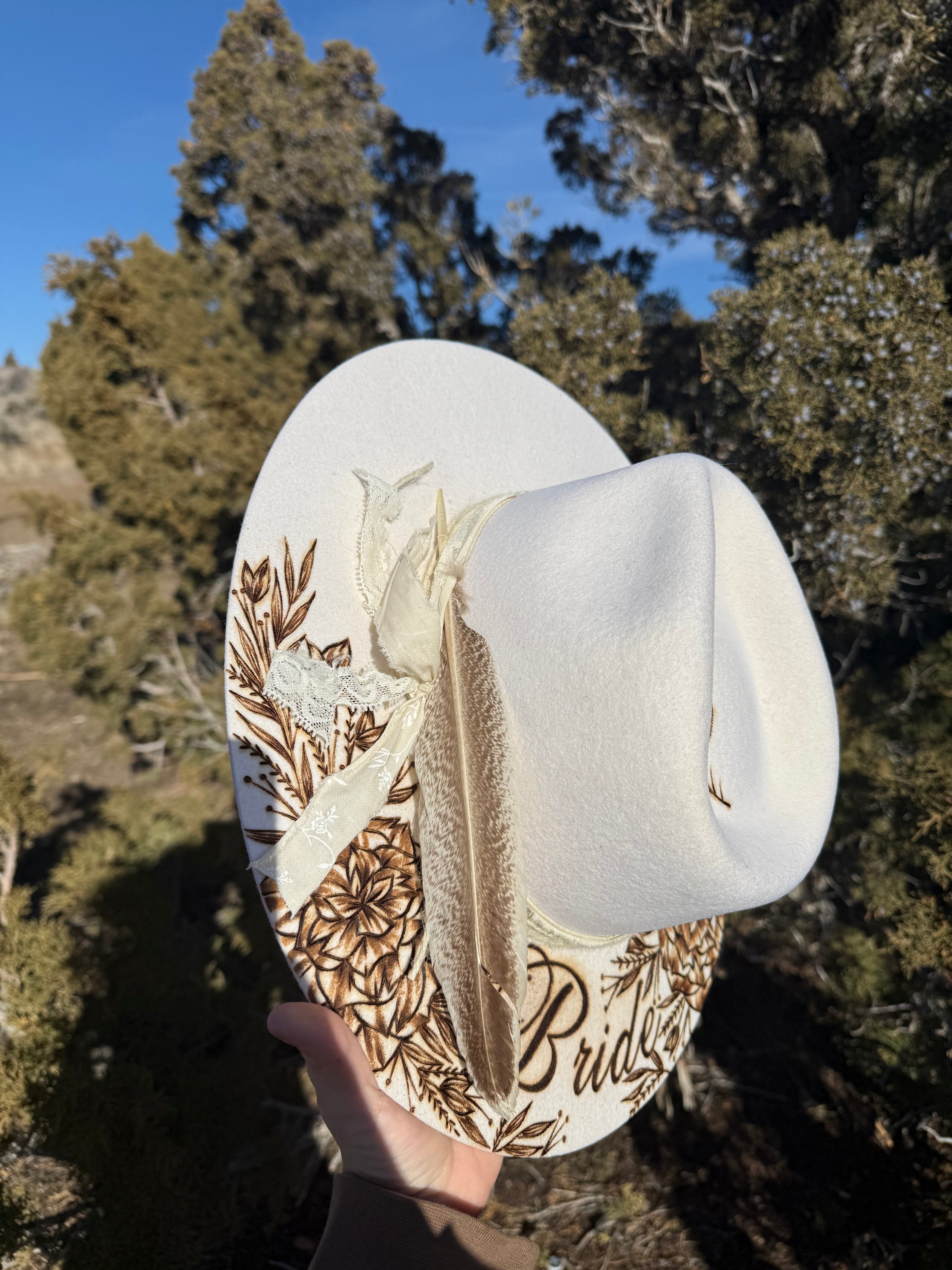 BRIDAL LID