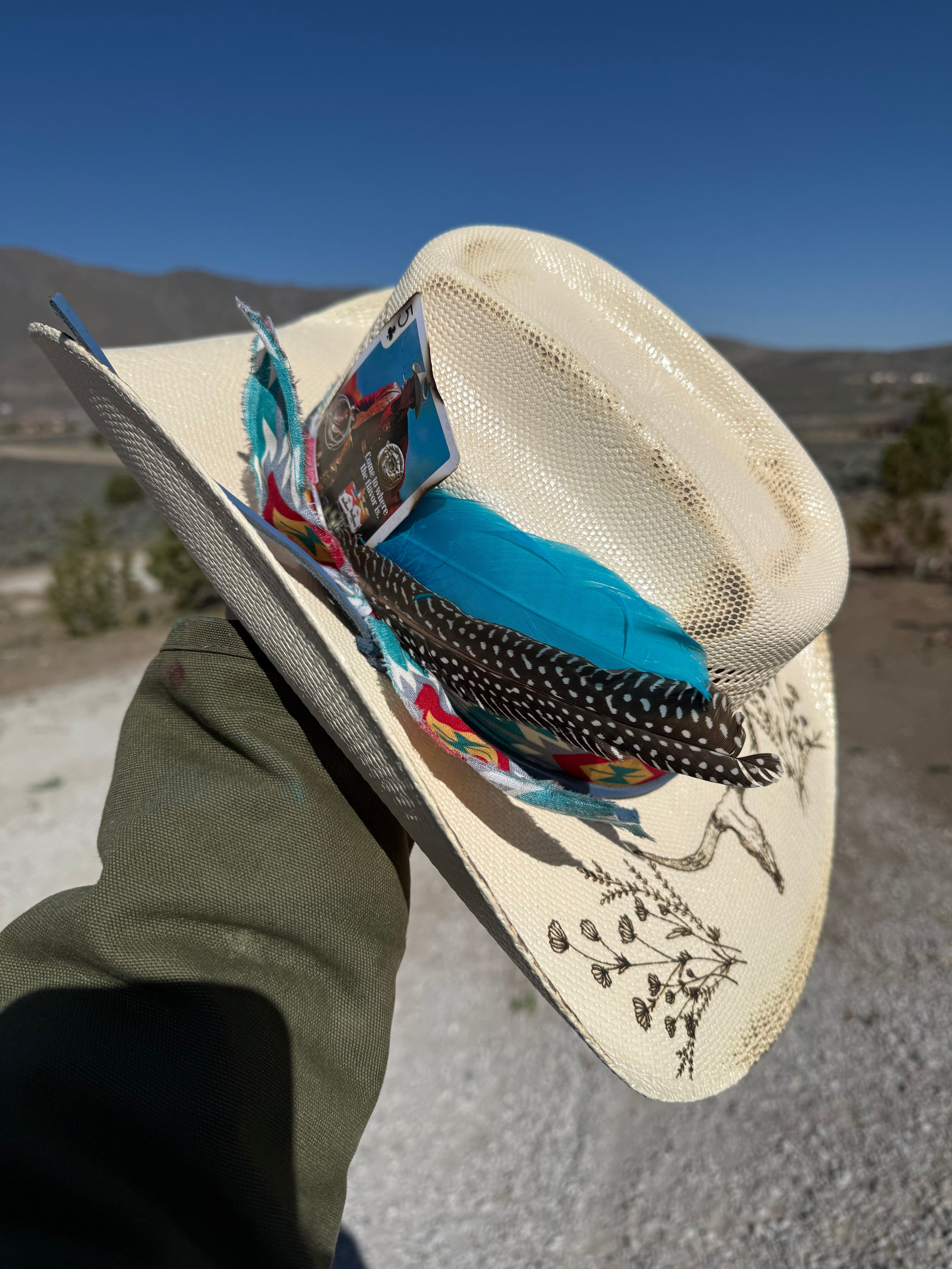 WILD COWGIRL-STRAW