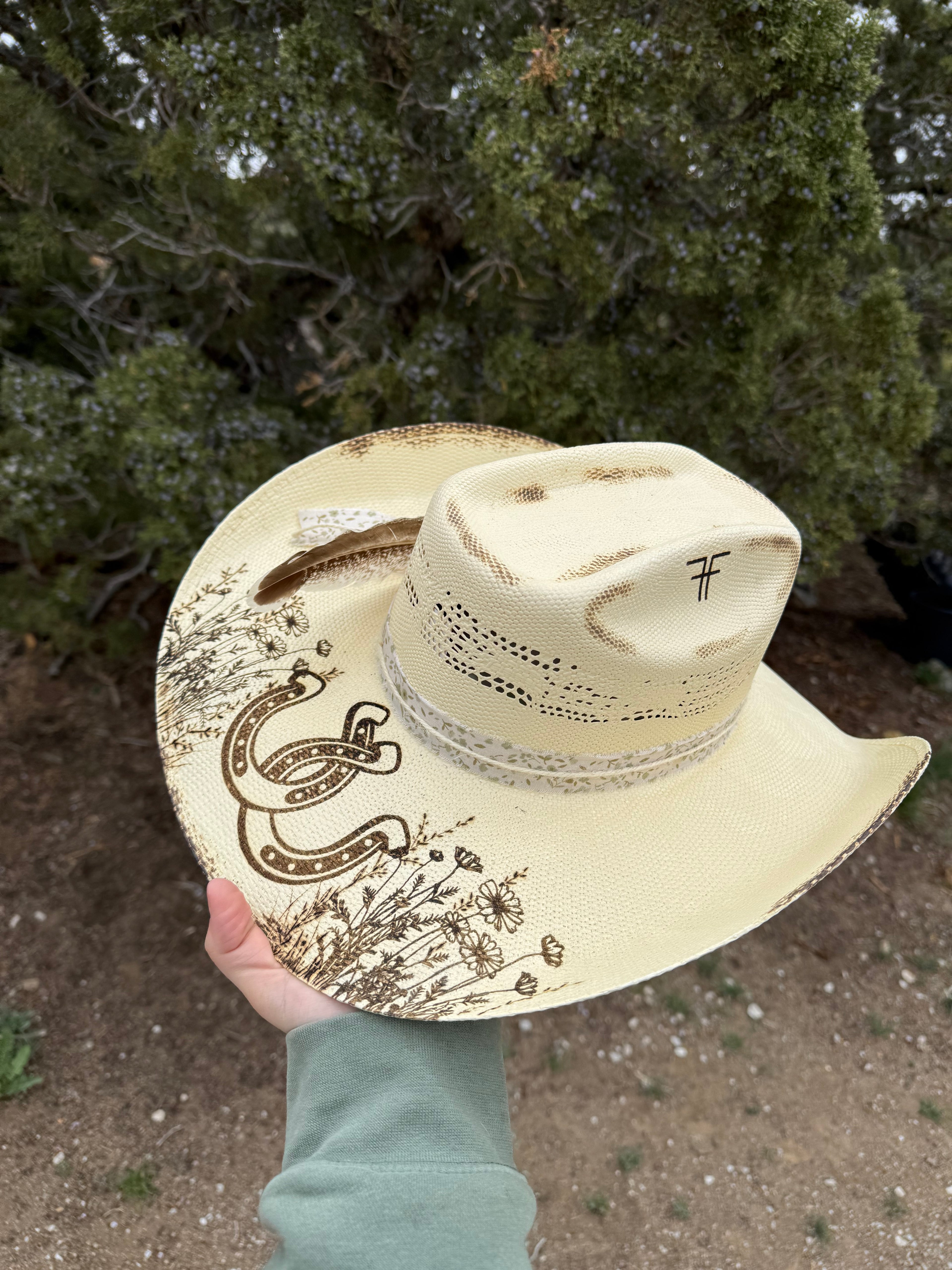 COWGIRL WILDFLOWER-STRAW