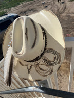 SKULL AND HORSE SHOES-STRAW