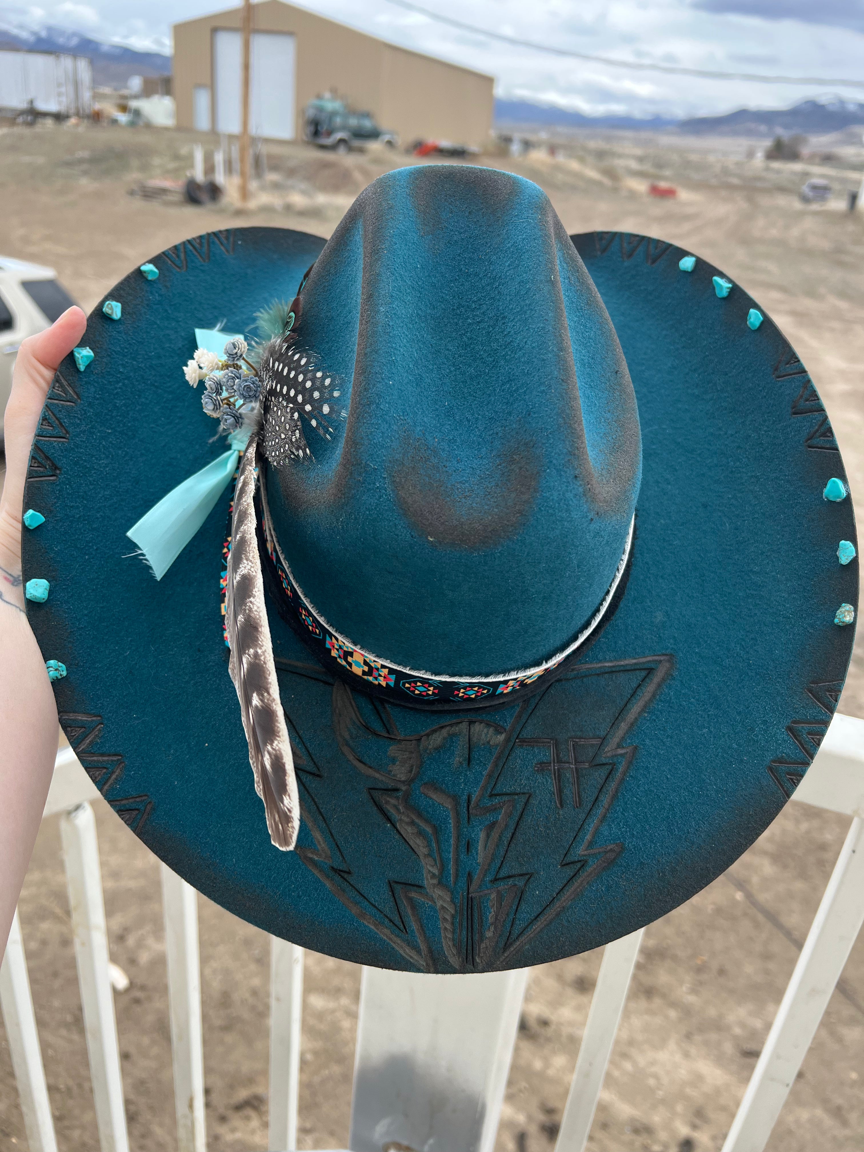 TURQUOISE LIGHTNING