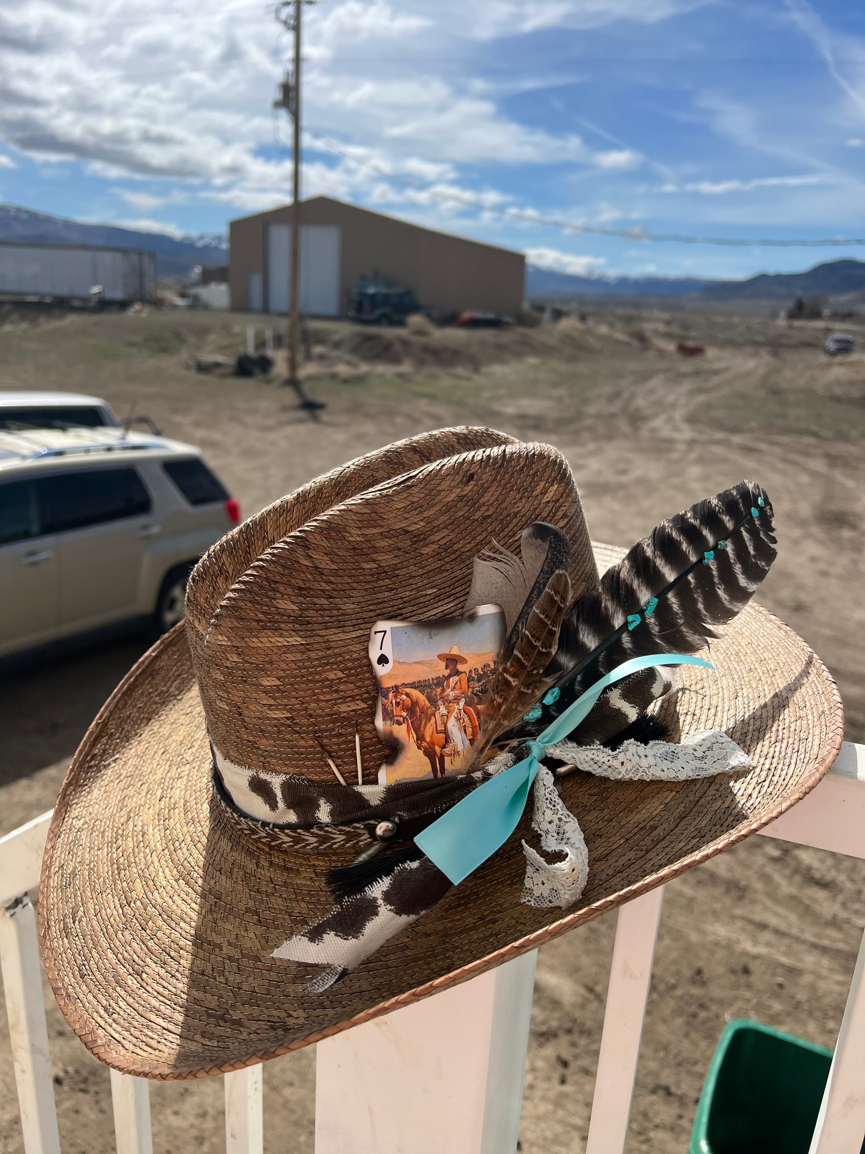 BROWN WITH TURQUOISE-STRAW