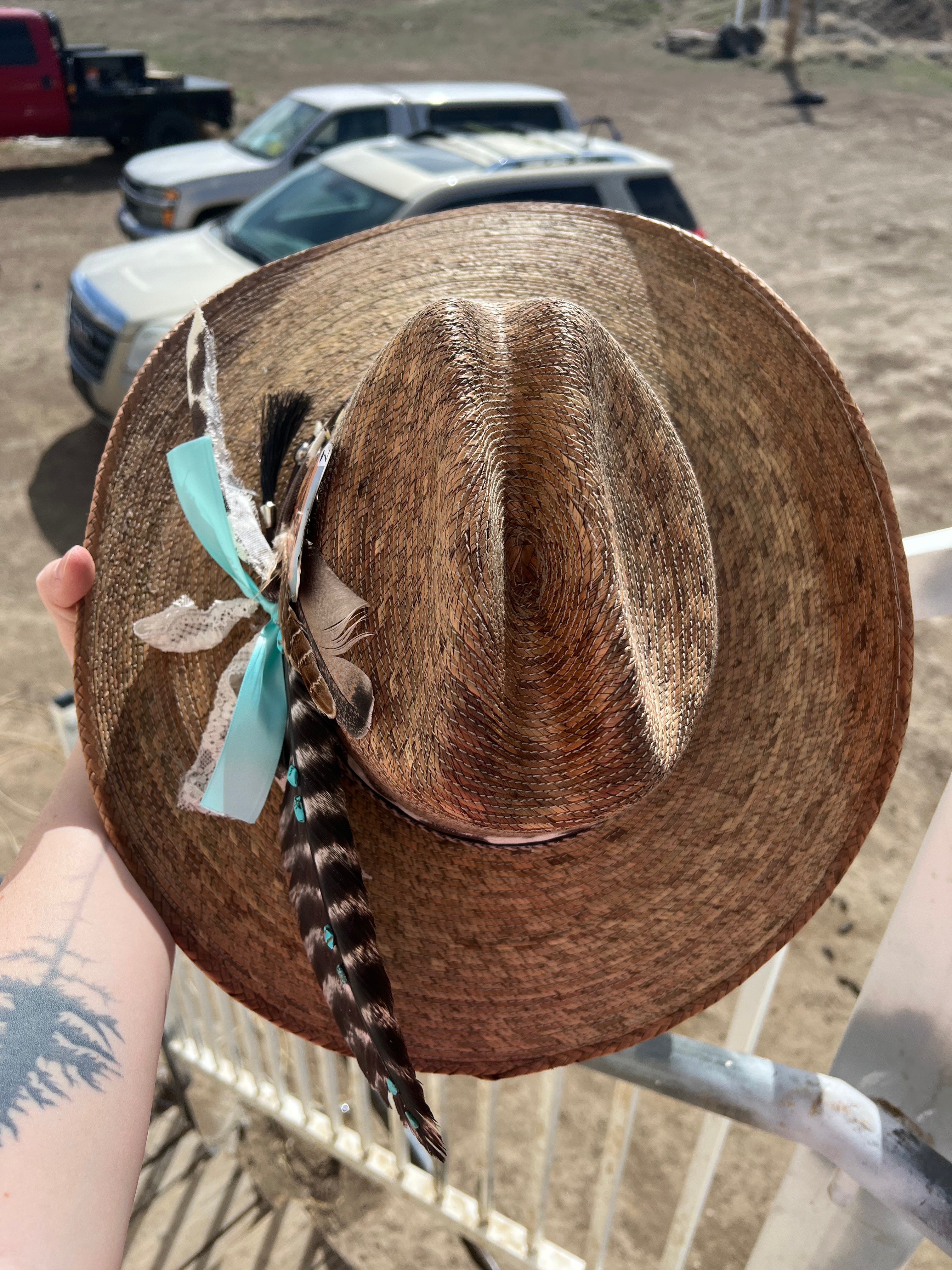 BROWN WITH TURQUOISE-STRAW