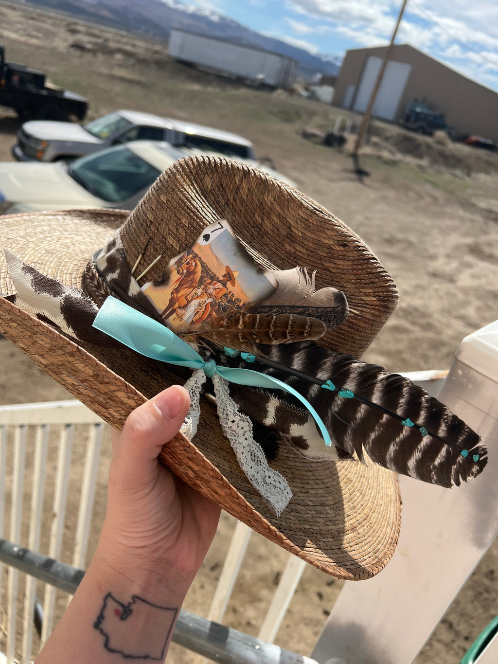BROWN WITH TURQUOISE-STRAW